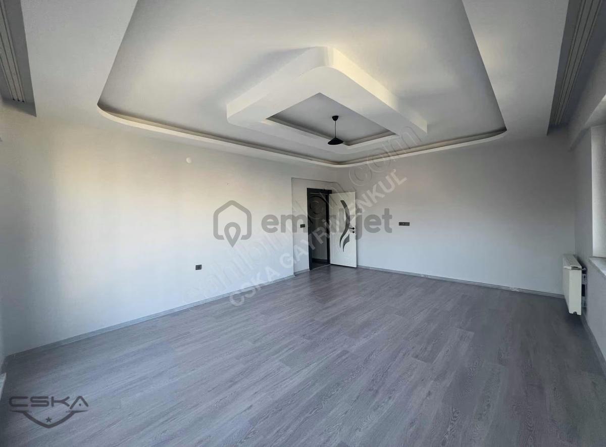 Tecde Ana Cadde Üzerinde Satılık 3+1 Daire - 12