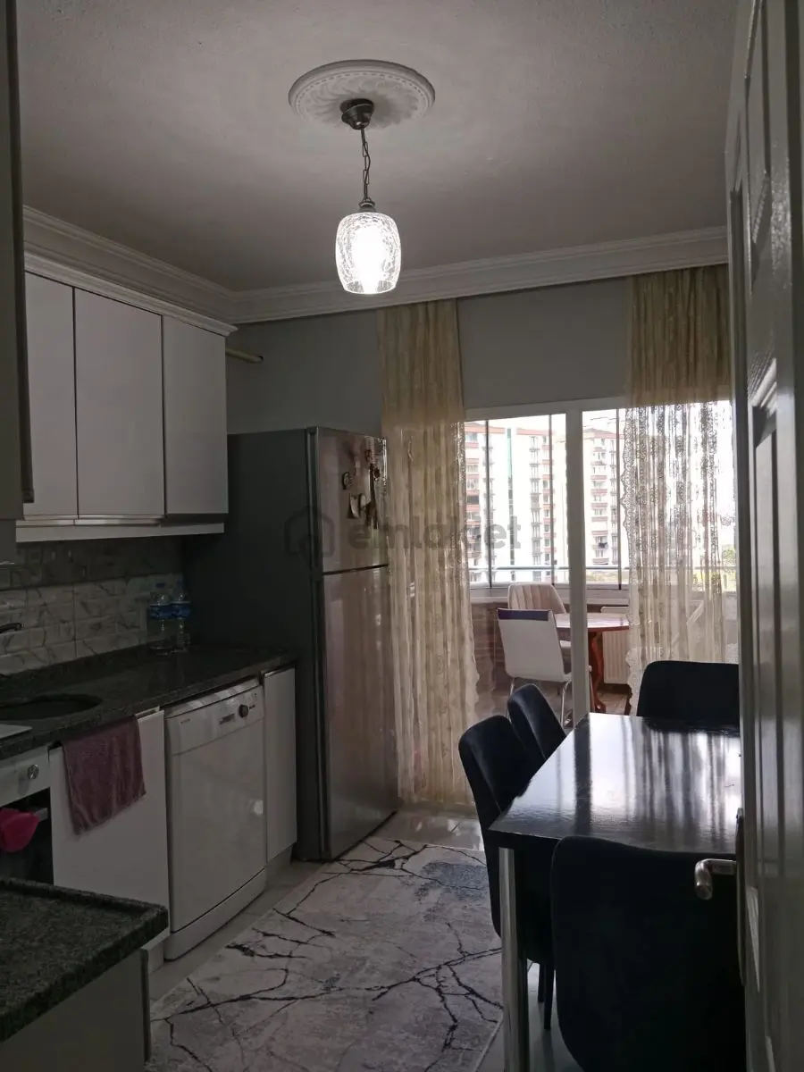 Mavi Yeşil Sitesinde Ebeveyn Banyolu Satılık Daire - 2