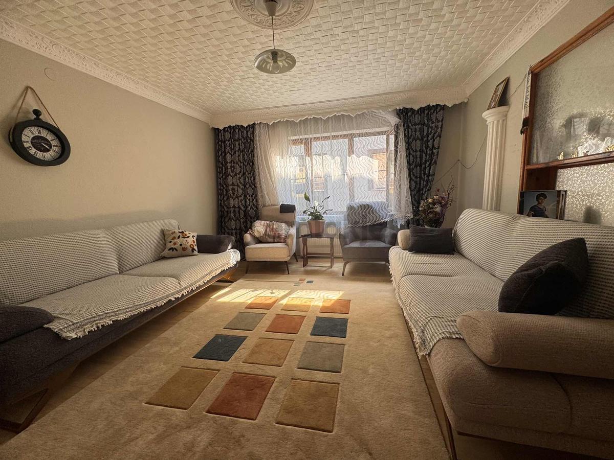 Remax Area Dan Çamlıca Da Satılık 3 Daire Ve Bodrumlu Bina - 6