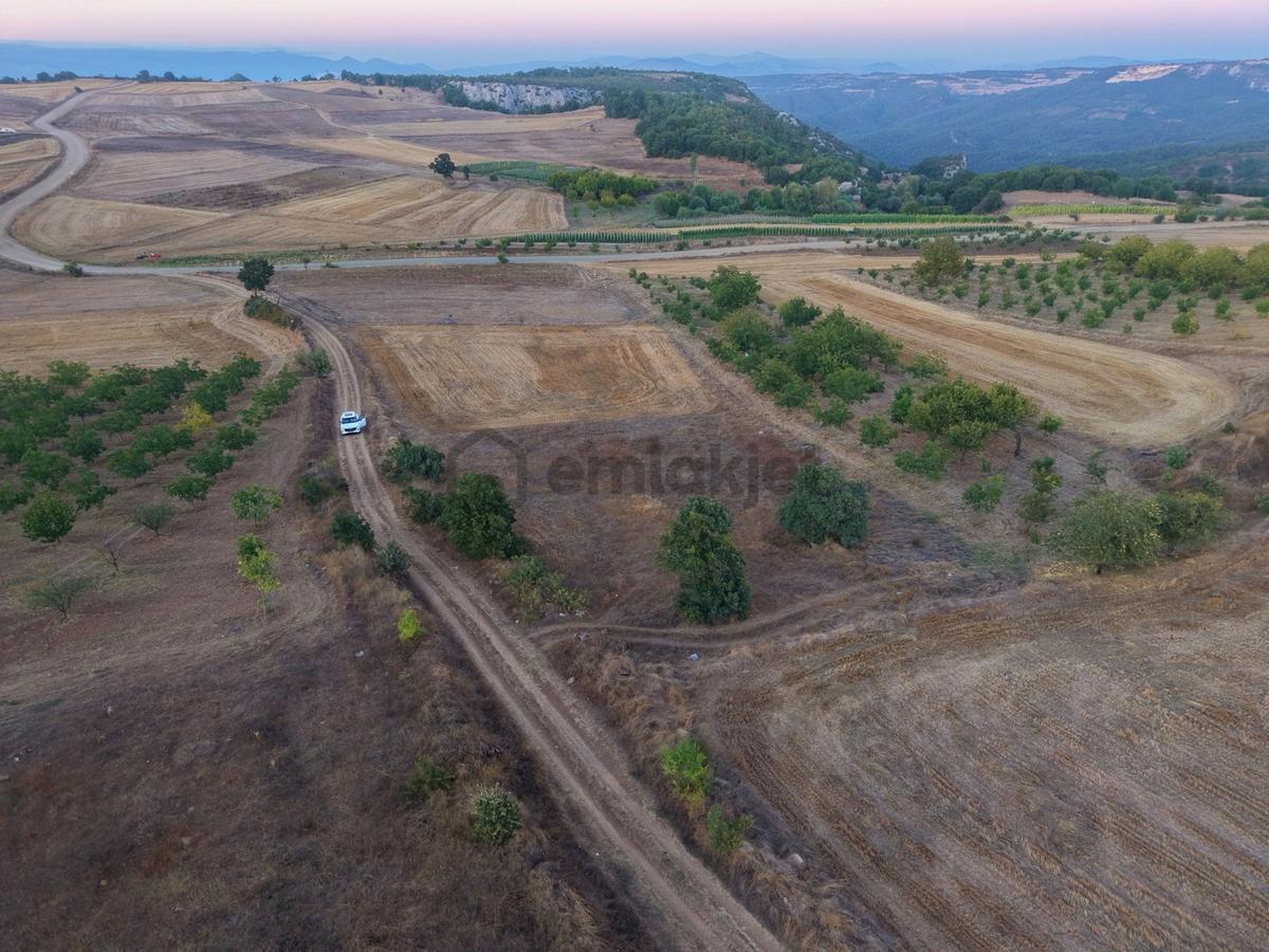 Emlakevim - Bilecik Osmaneli'de 2300 M2 Resmi Yolu Olan Arsa !! - 5