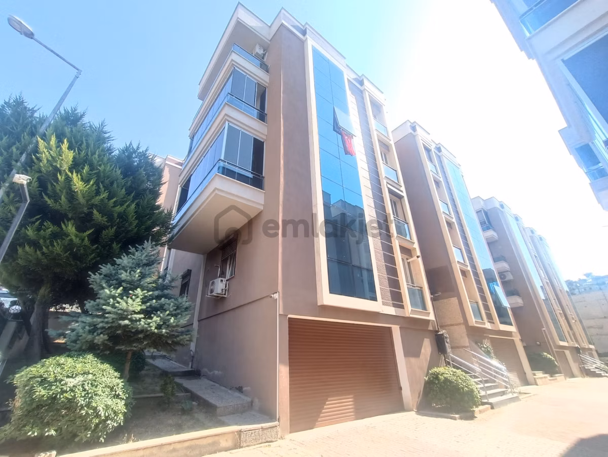 Site İçerisinde 3+1 Asansörlü Yeni Bina Satılık Daire