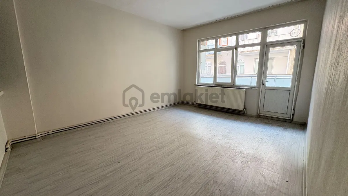 Roma' Dan Cuma Mahallesi' Nde Kiralık Daire - 3