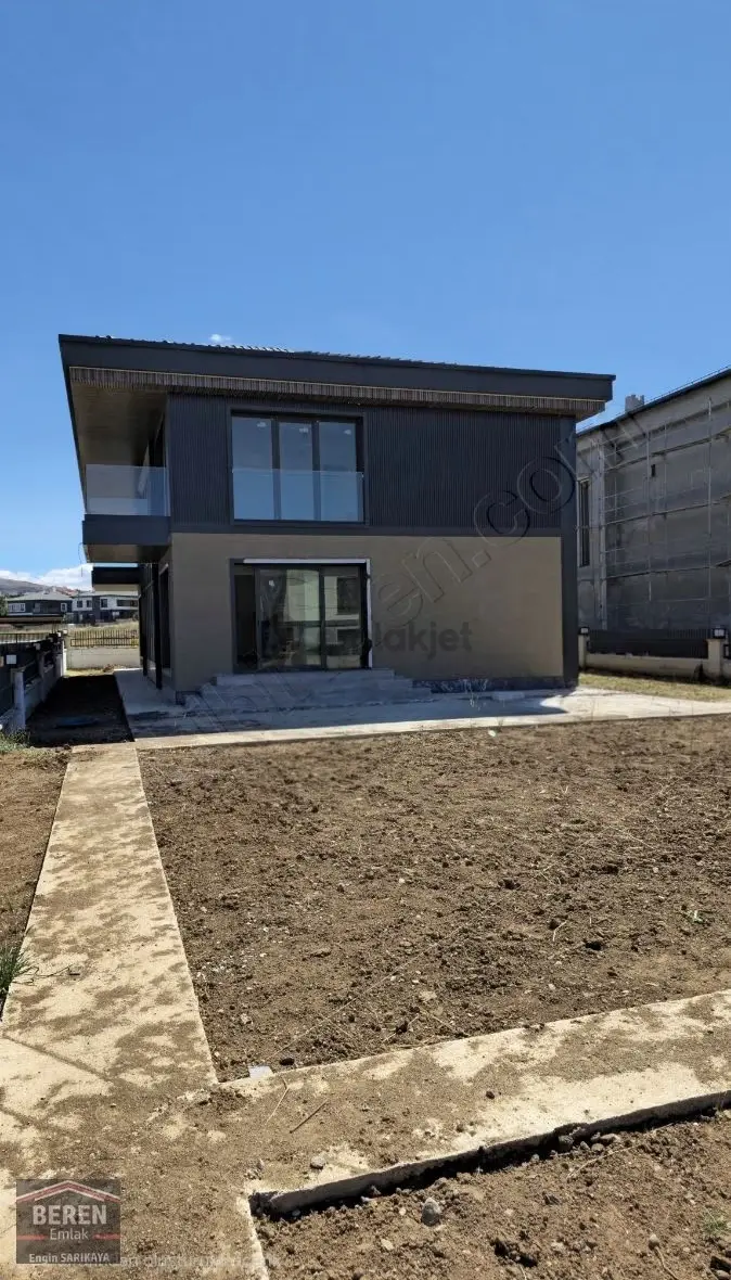 Esenyurt'da Satılık Lüks Villa - 4
