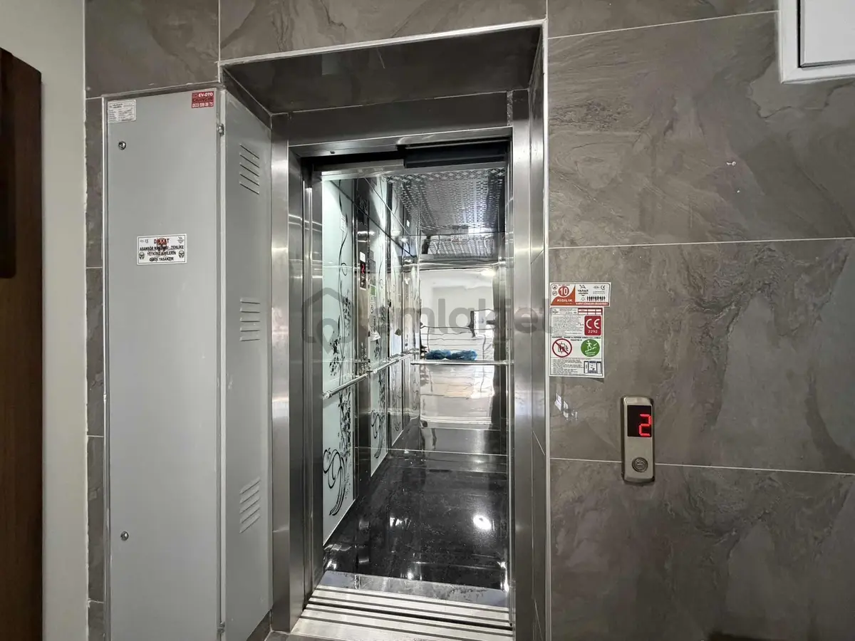 Alaçatı'dan İncek'te Teraslı 3 Banyolu Geniş 4+1 Kiralık Daire - 22