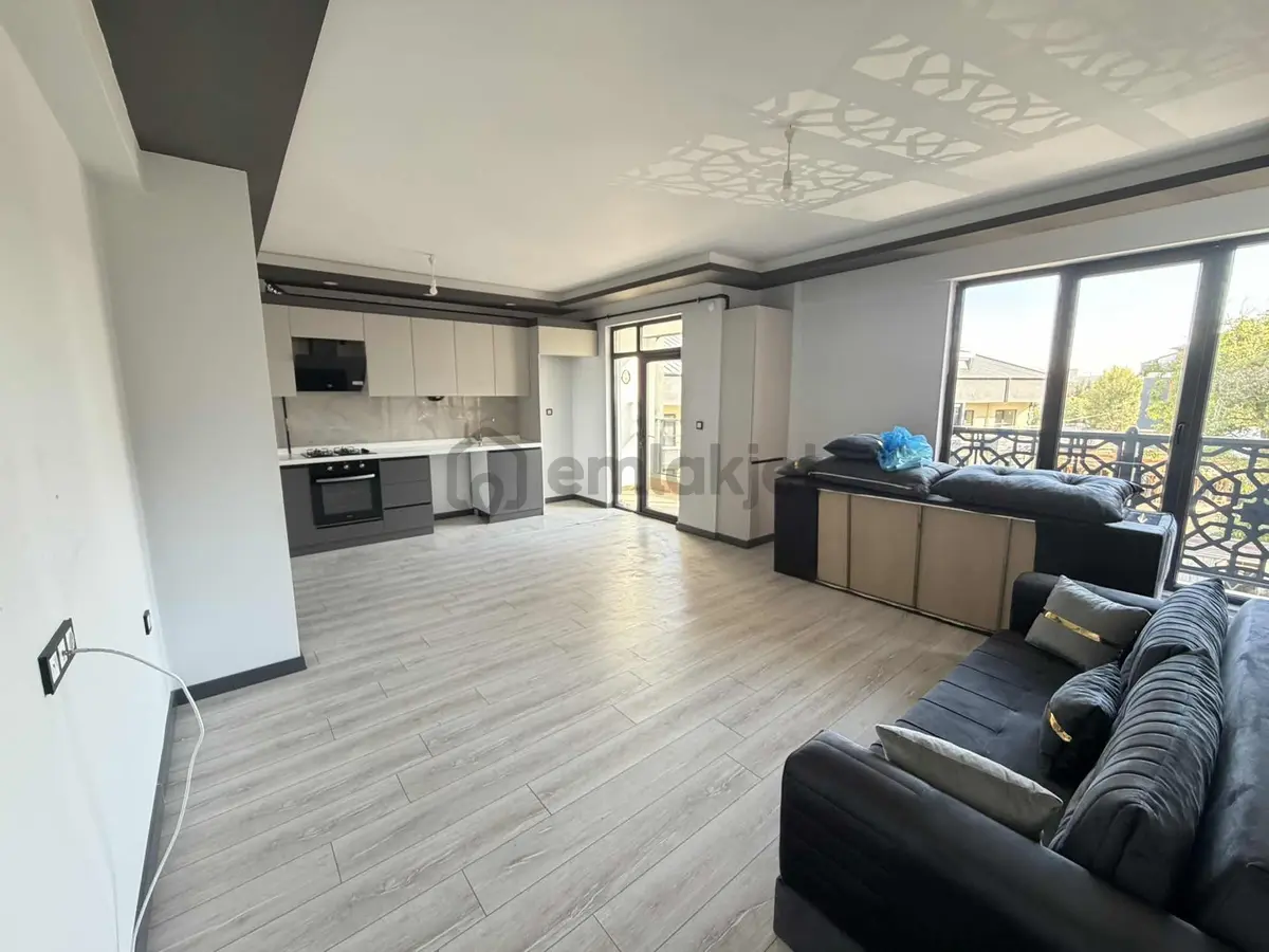 Alaçatı'dan İncek'te Teraslı 3 Banyolu Geniş 4+1 Kiralık Daire - 15