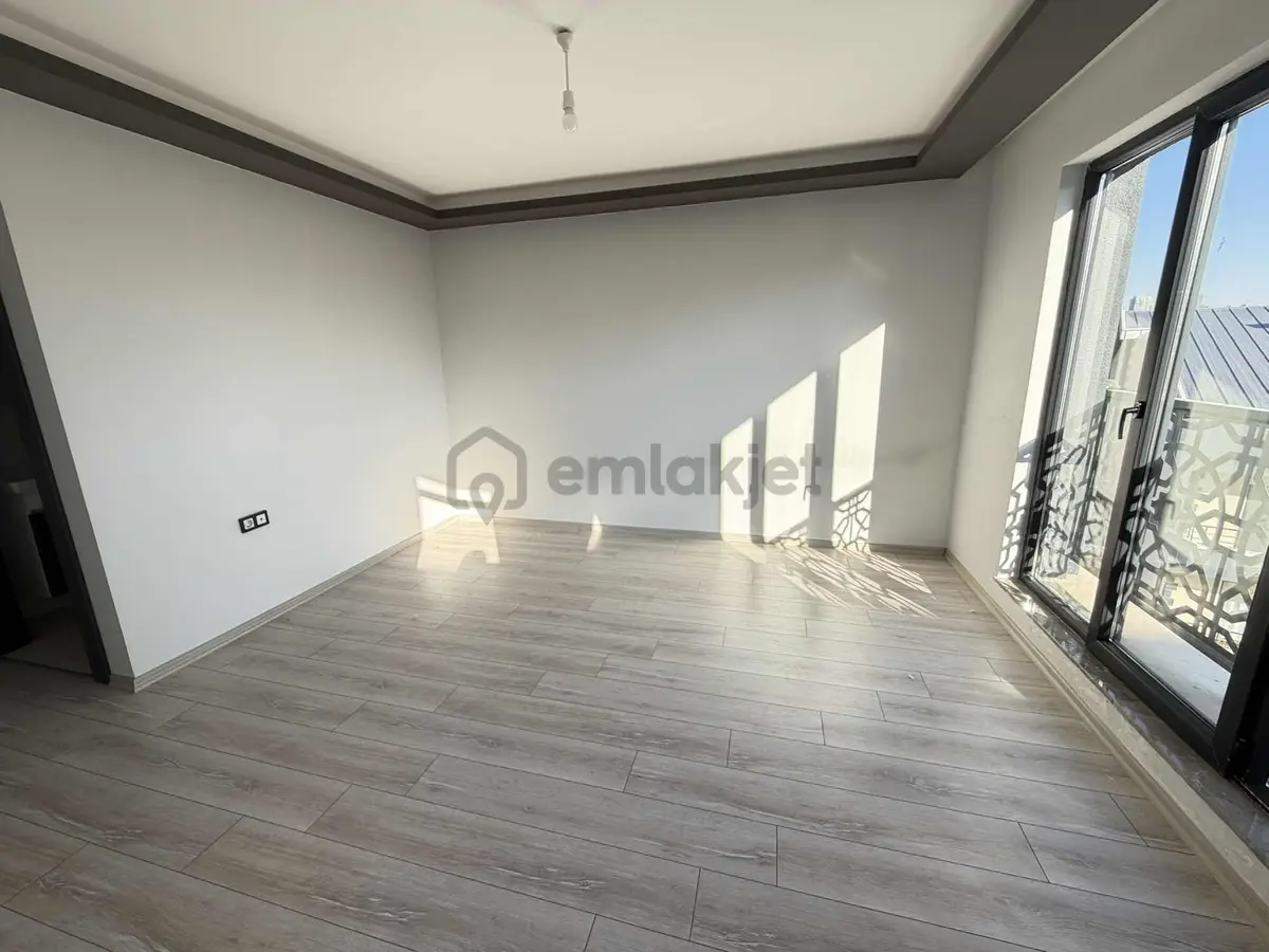 Alaçatı'dan İncek'te Teraslı 3 Banyolu Geniş 4+1 Kiralık Daire - 35
