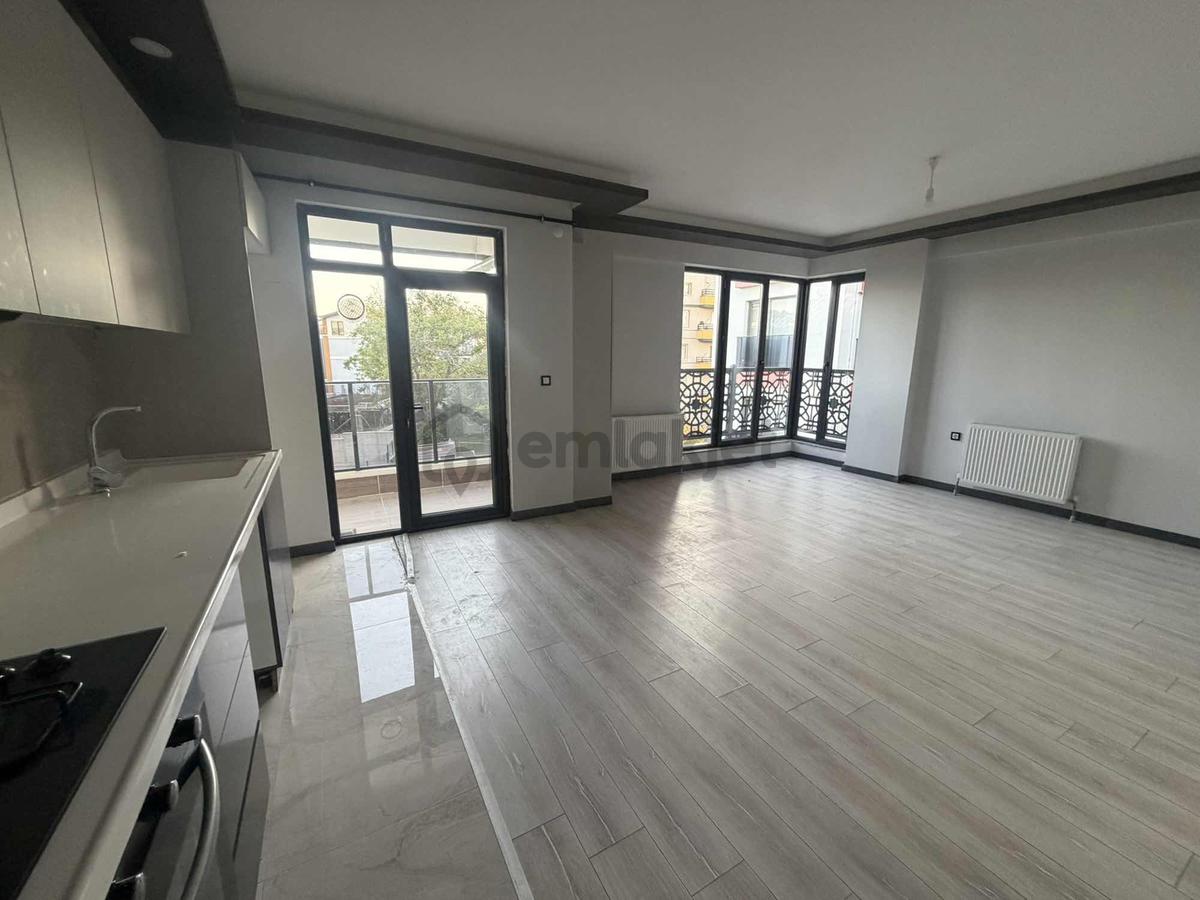 Alaçatı'dan İncek'te Teraslı 3 Banyolu Geniş 4+1 Kiralık Dubleks - 31