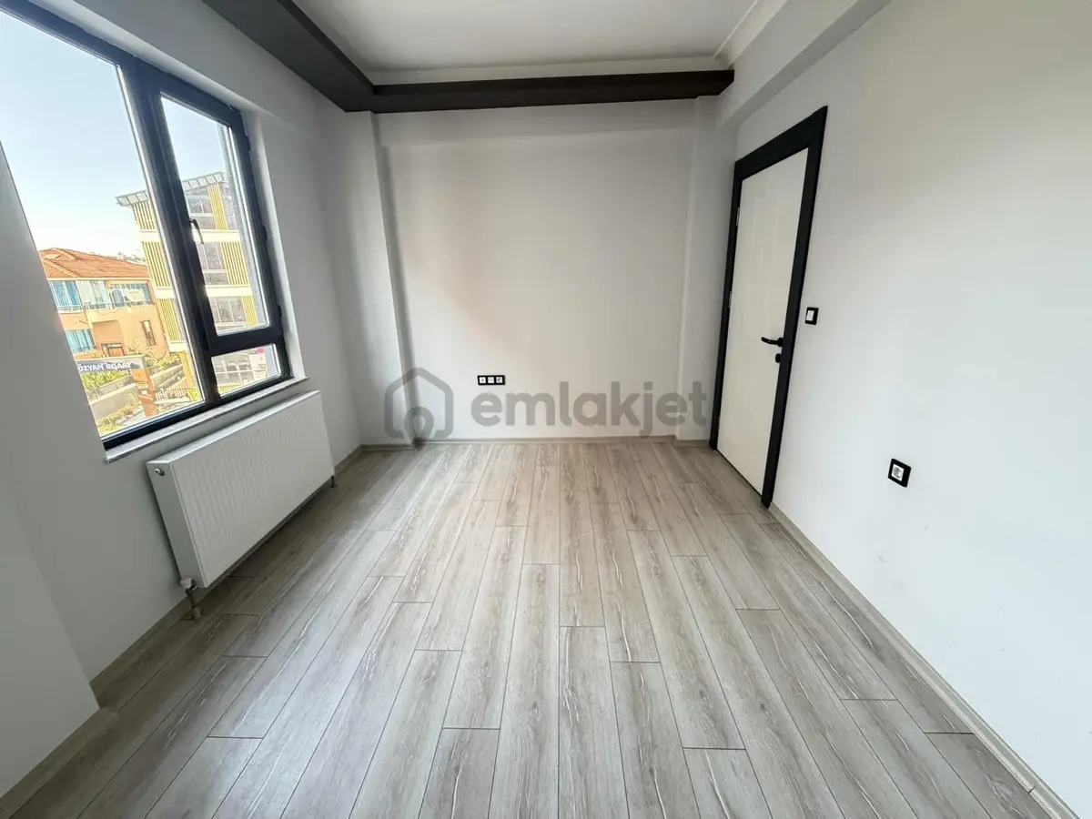 Alaçatı'dan İncek'te Teraslı 3 Banyolu Geniş 4+1 Kiralık Daire - 12