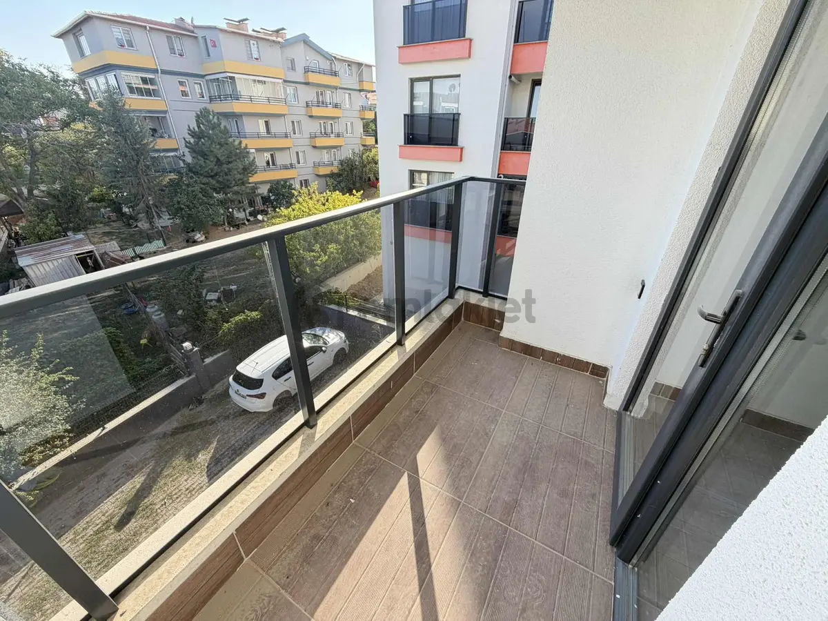 Alaçatı'dan İncek'te Teraslı 3 Banyolu Geniş 4+1 Kiralık Daire - 27