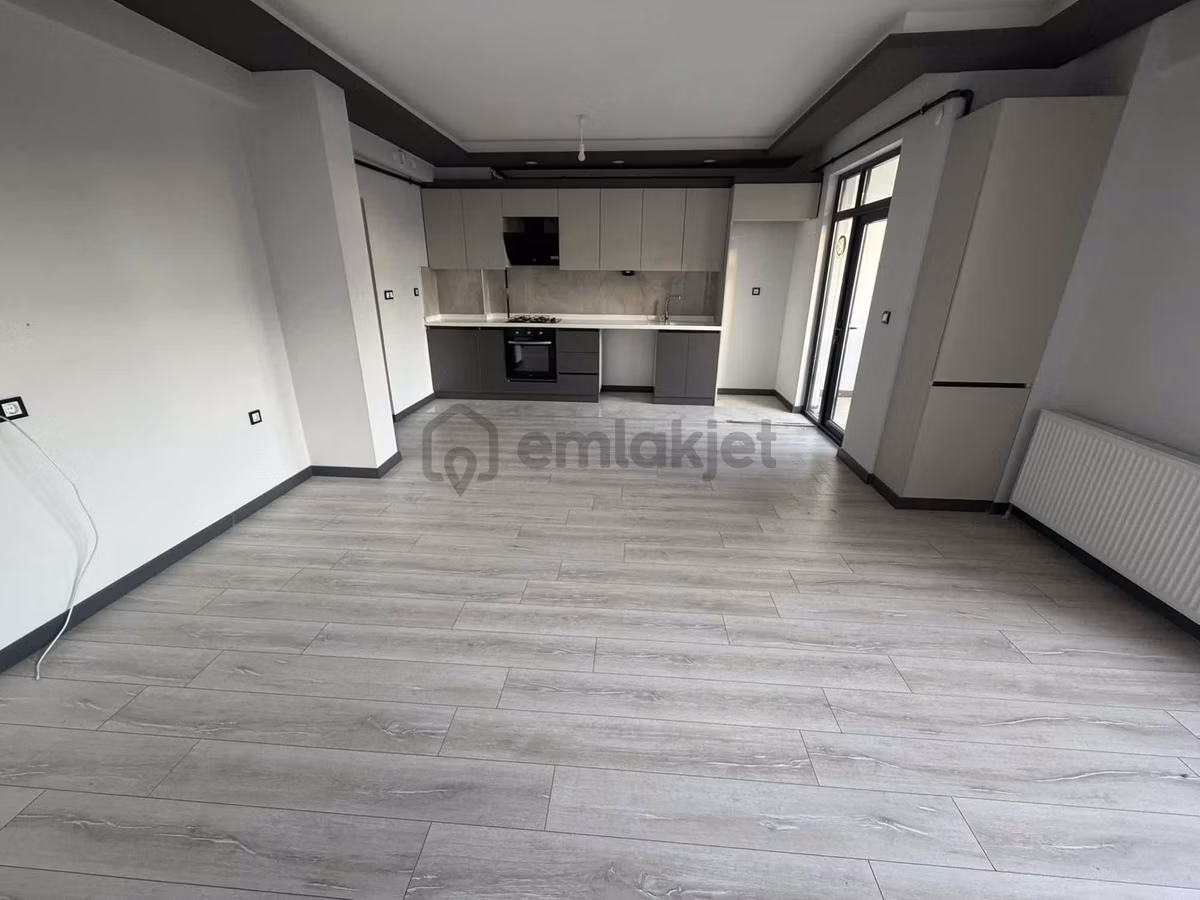 Alaçatı'dan İncek'te Teraslı 3 Banyolu Geniş 4+1 Kiralık Dubleks - 34