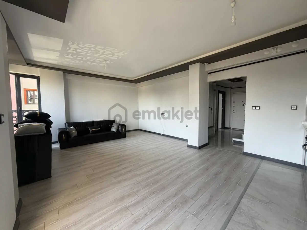 Alaçatı'dan İncek'te Teraslı 3 Banyolu Geniş 4+1 Kiralık Daire - 34