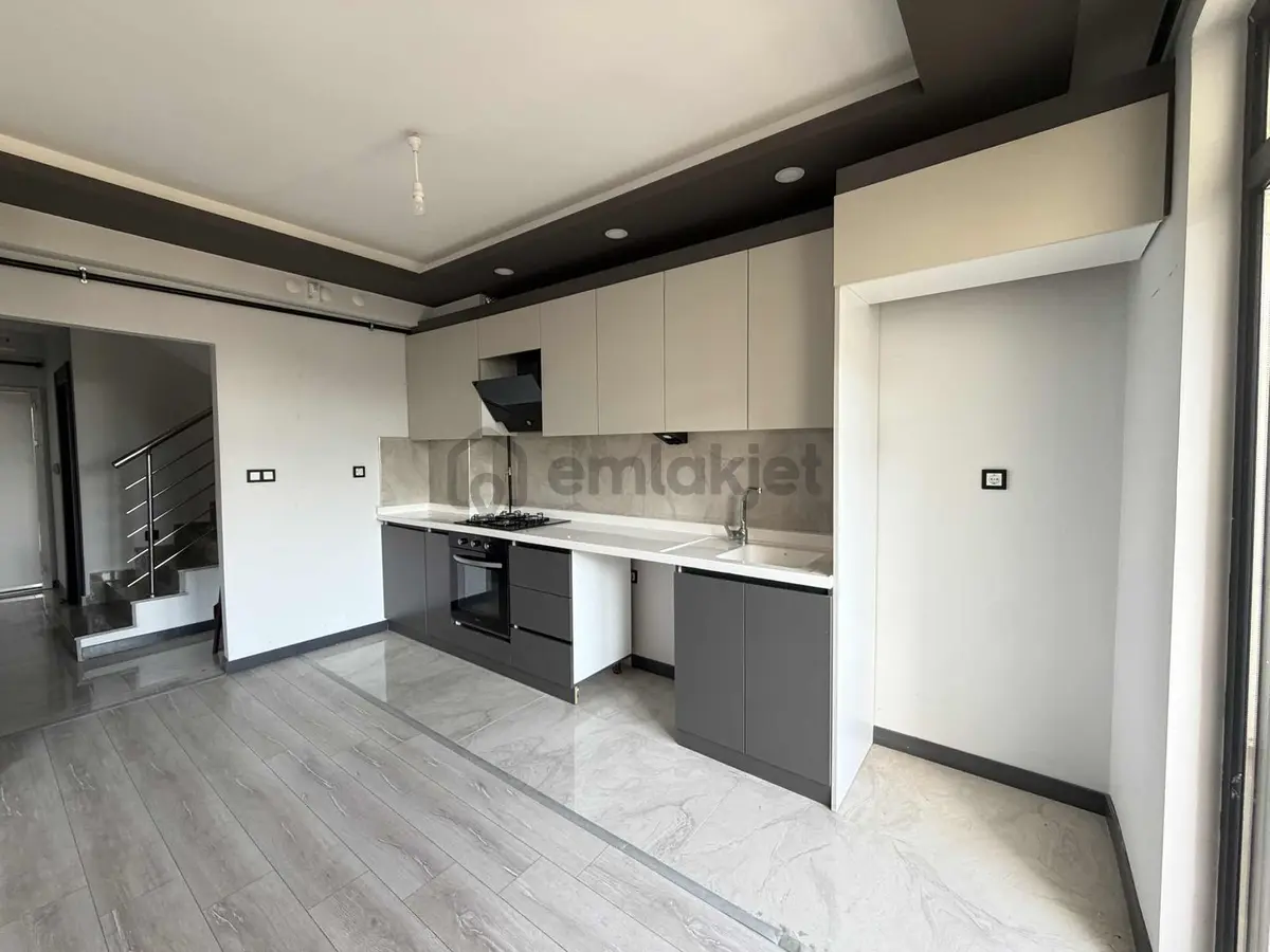 Alaçatı'dan İncek'te Teraslı 3 Banyolu Geniş 4+1 Kiralık Daire - 32