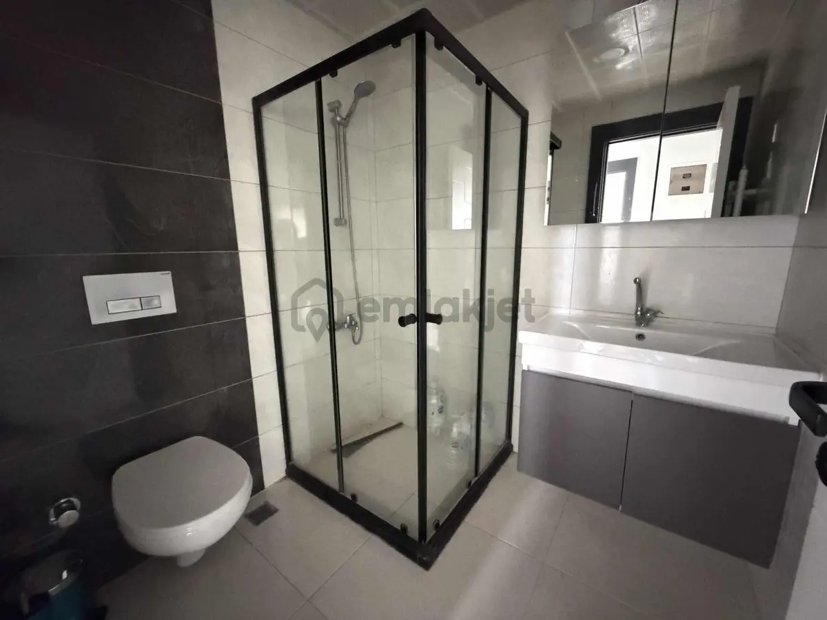 Alaçatı'dan İncek'te Teraslı 3 Banyolu Geniş 4+1 Kiralık Daire - 23