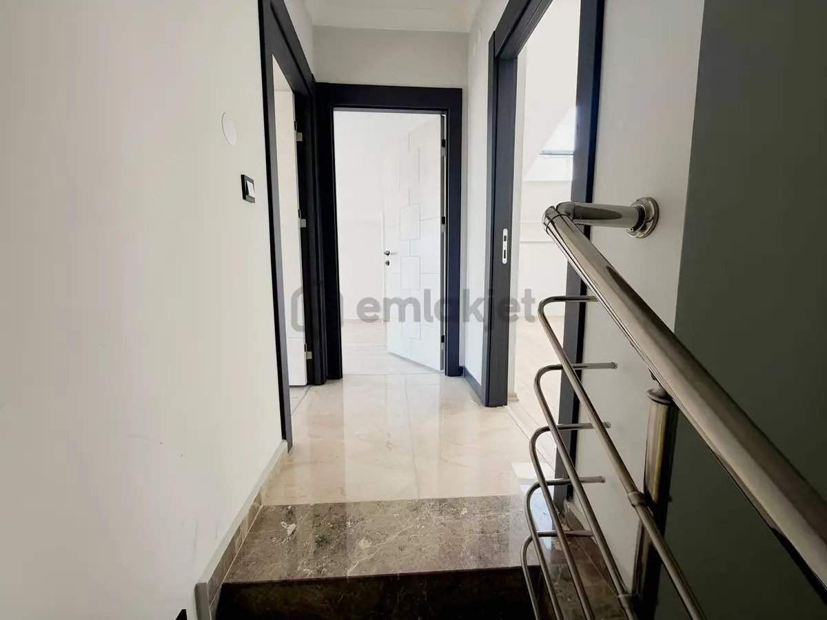 Alaçatı'dan İncek'te Teraslı 3 Banyolu Geniş 4+1 Kiralık Daire - 20