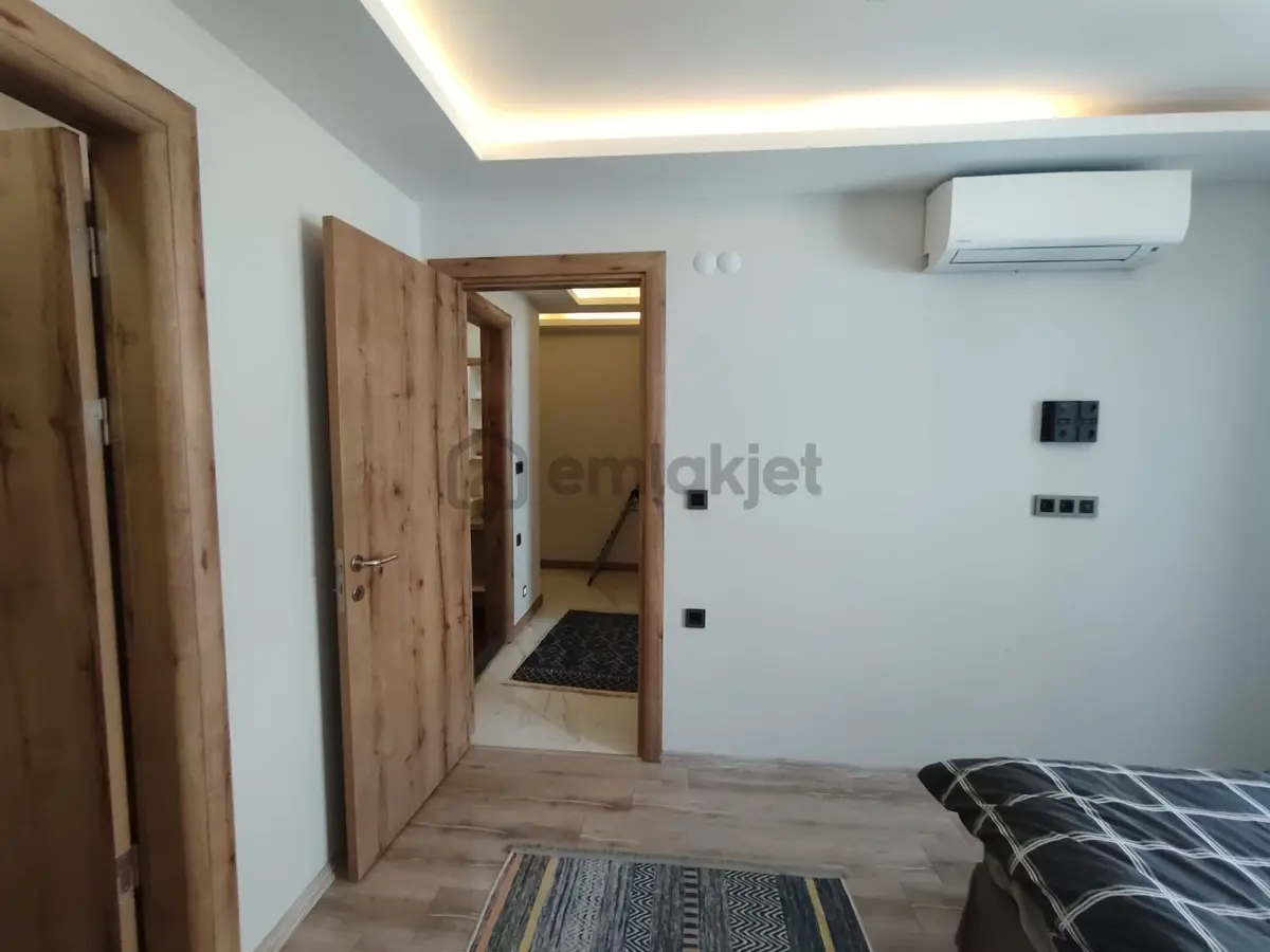 Kuşadası Değirmenderede Elit Bir Sitede 2+1 Kiralık Daire - 11