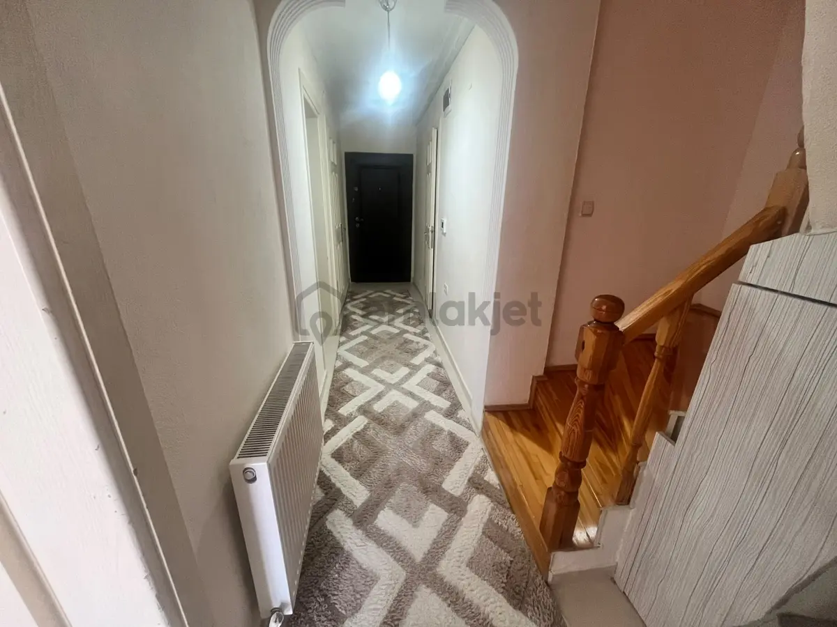Seferihisar Camikebir Mahallesinde Tam Merkezde 3+1 Dubleks - 26