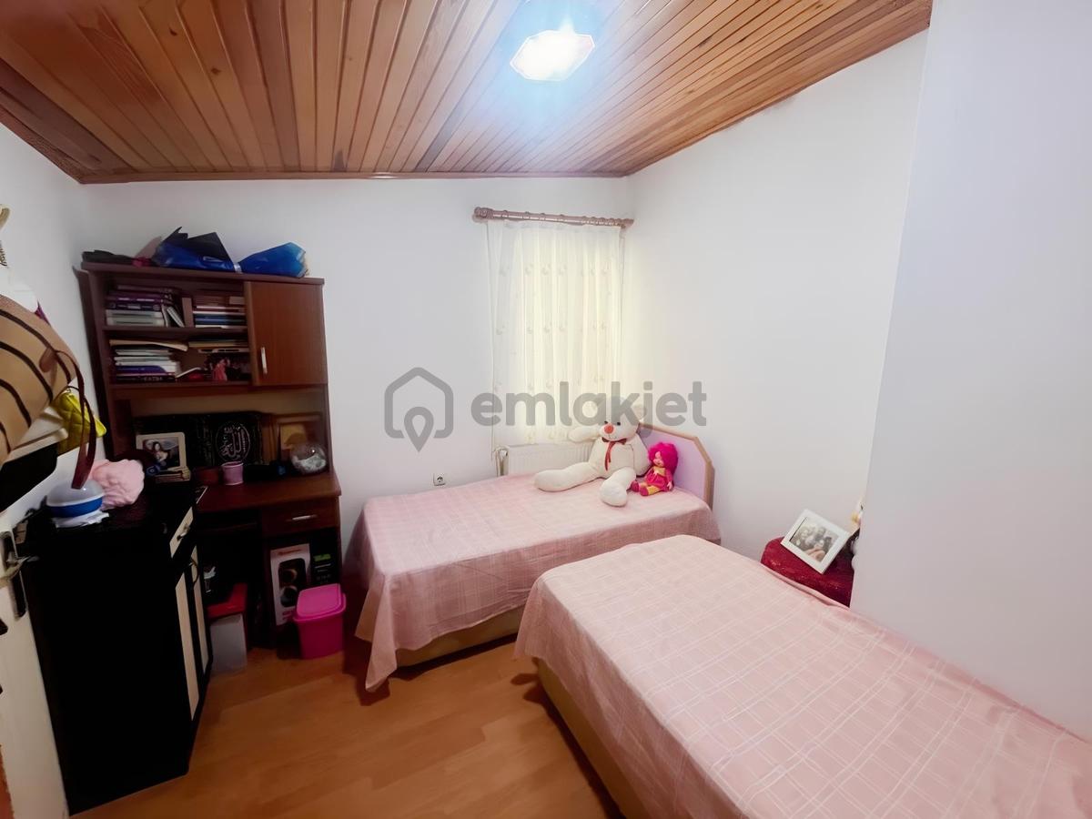 Seferihisar Camikebir Mahallesi Merkezde 3+1 Çatı Dubleks - 13