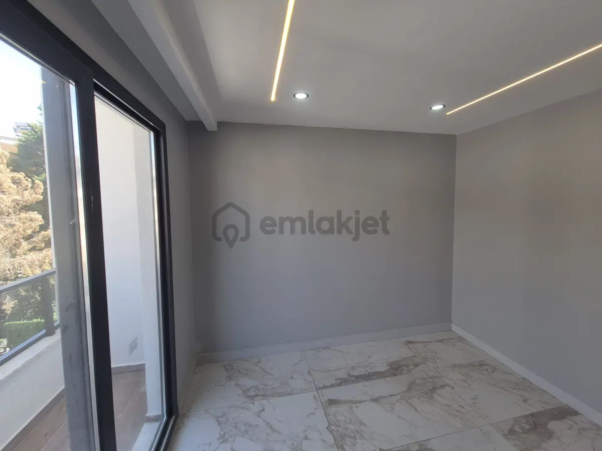 Hamidiyede Muhteşem 2+1 Kapalı Mutfak Çift Teraslı Dubleks - 23