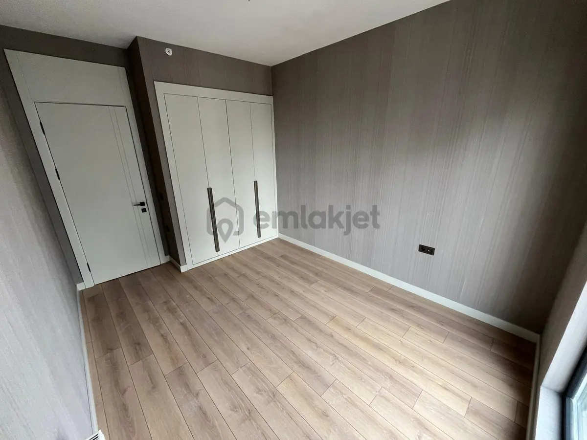 Ada Mutfaklı Site İçerisinde Kapalı Havuzlu & Sosyal Tesisli 4+1 - 9