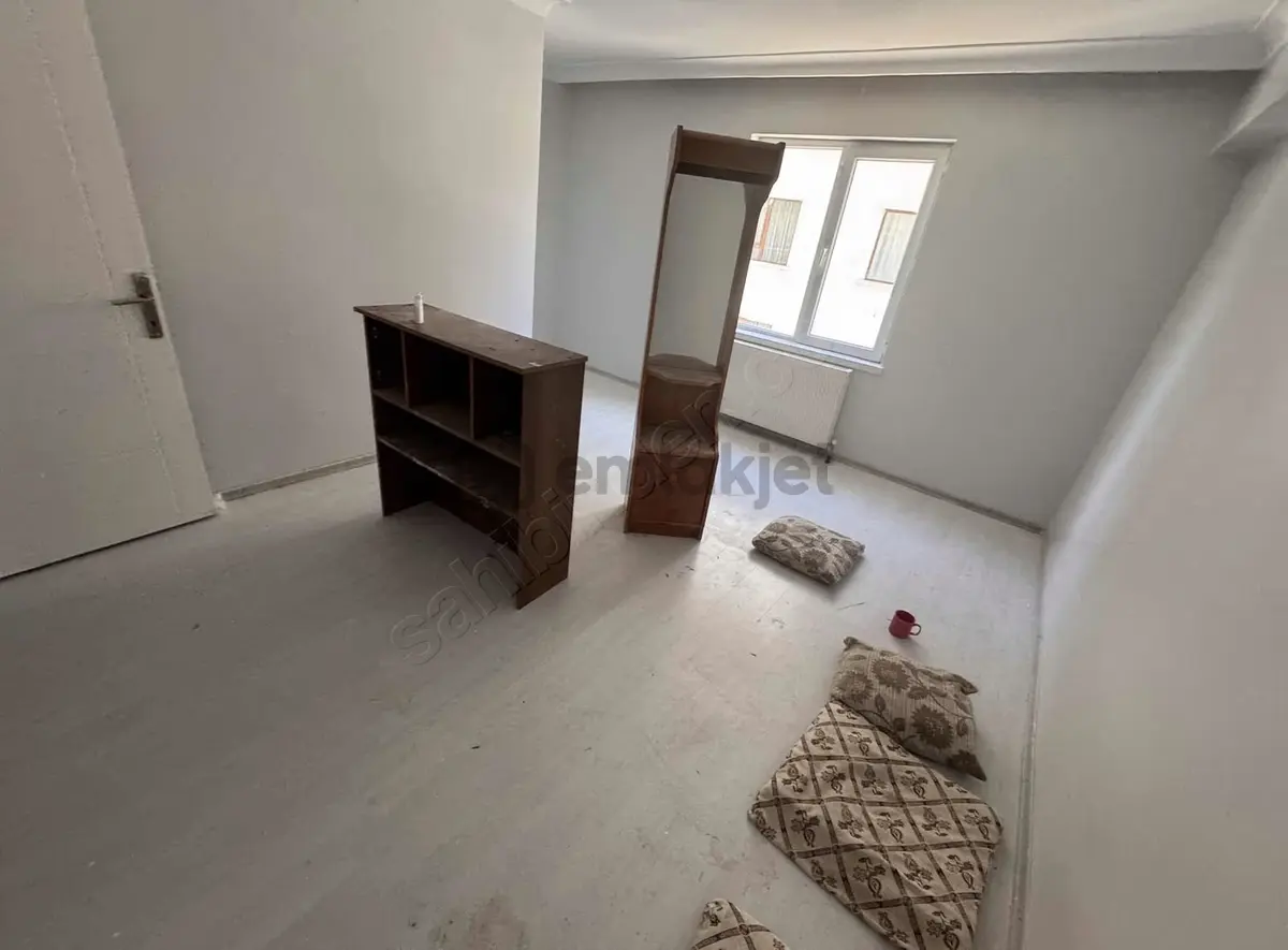 Derman'dan Cadde Üzerinde 3+1 Altı Daire Ön Cephe - 8