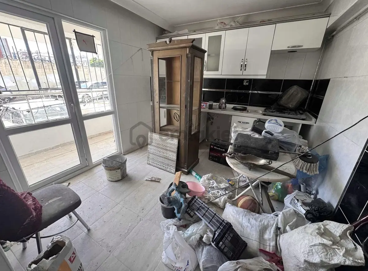 Derman'dan Cadde Üzerinde 3+1 Altı Daire Ön Cephe
