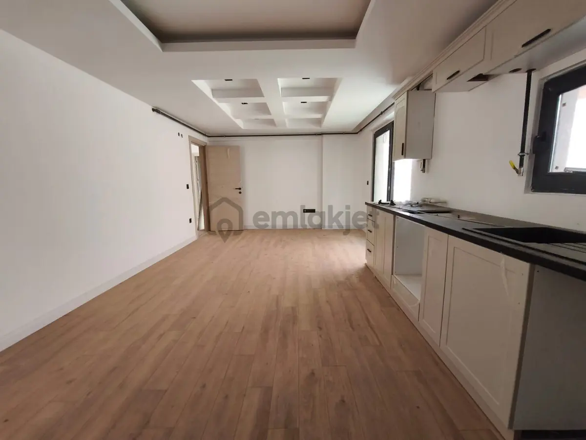 Bulut Emlak'tan Site İçinde Harika 1+1 Daire - 24