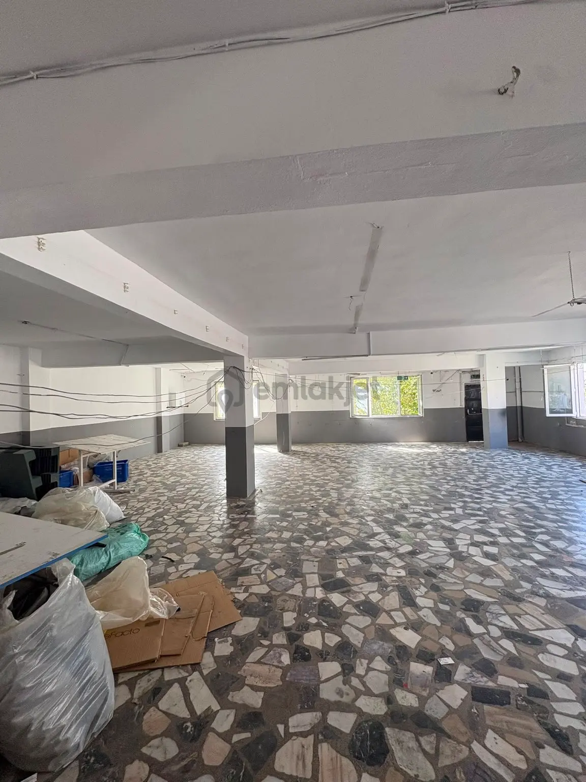 Bağcılar 15 Temmuz'da Kiralık 310 M² Geniş Atölye - 5