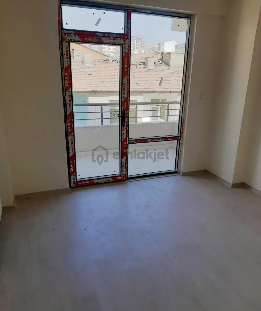 Fırat Büfe Yanında Kiralık 3+1 Daire - 14