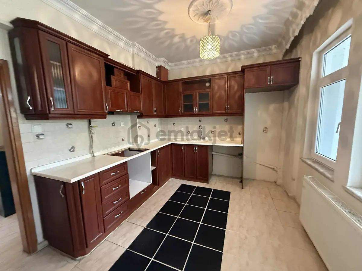Yağmur Emlak'tan Tekkeköyde Cadde Üstü Kiralık 3+1 Daire - 25