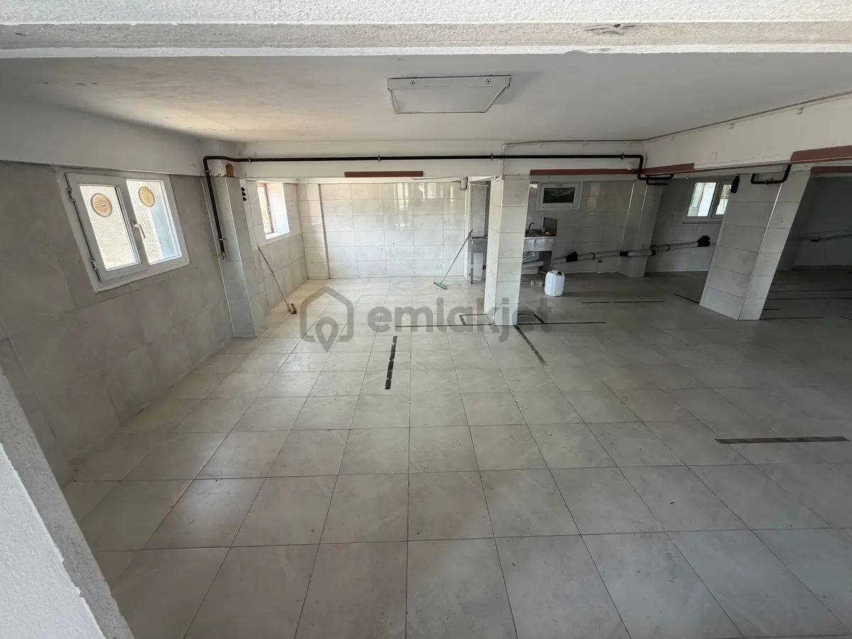 Urla Kalabak'ta Yola Yakın Kiralık Depo - 34