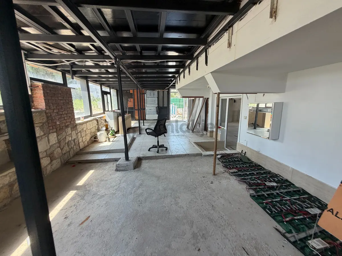Urla Kalabak'ta Yola Yakın Kiralık Depo - 13