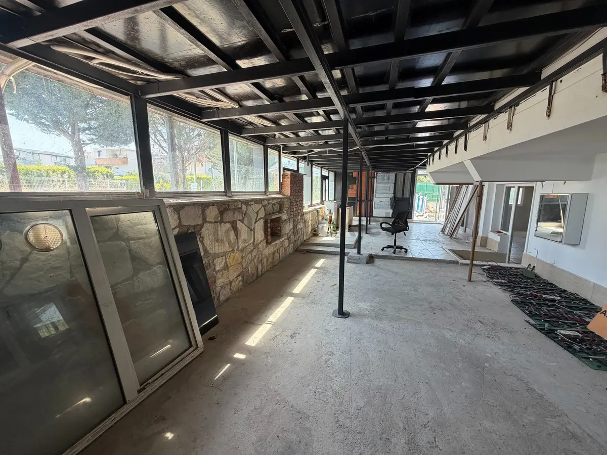 Urla Kalabak'ta Yola Yakın Kiralık Depo - 8
