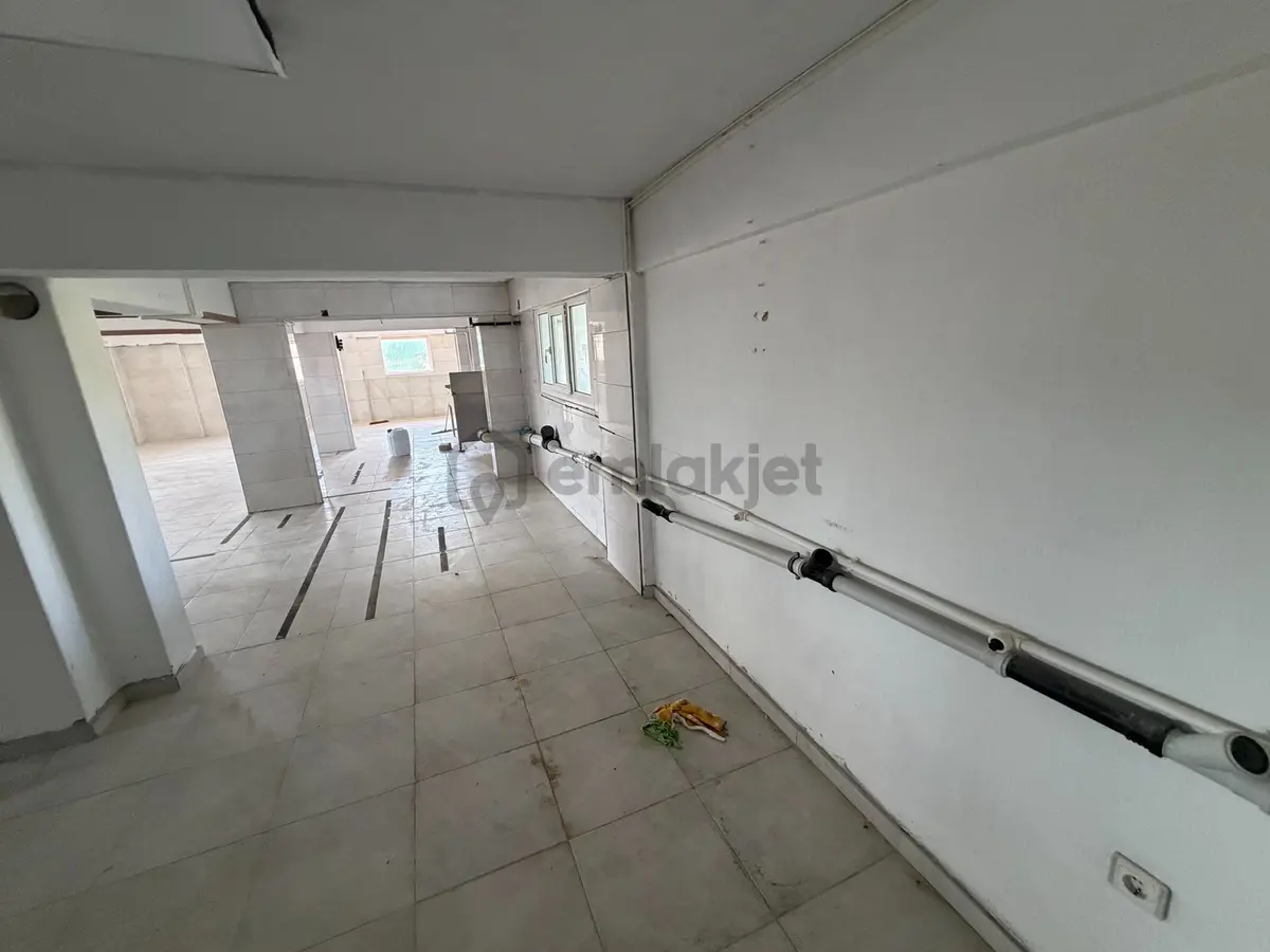 Urla Kalabak'ta Yola Yakın Kiralık Depo - 27