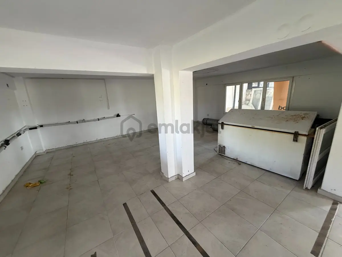 Urla Kalabak'ta Yola Yakın Kiralık Depo - 22