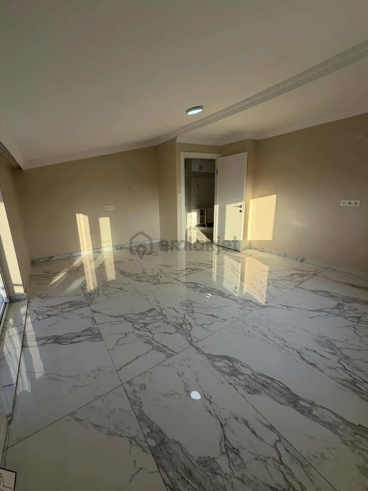 Ozanlar Karaman Yolu Üzeri Geniş Bahçeli 3+1 Kiralık - 20