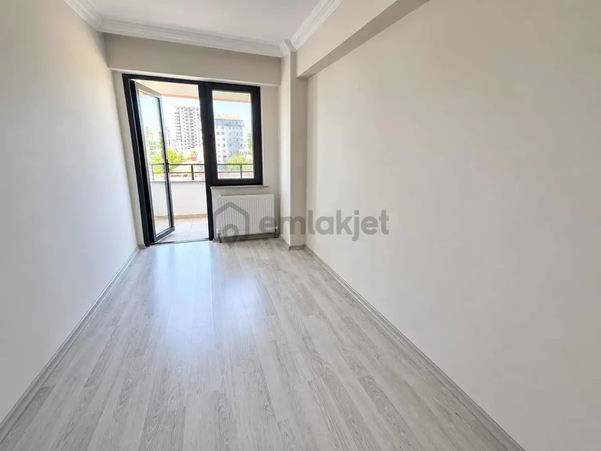 Taşköprü Yolunda Geniş Ferah 3+1 Daire - 19