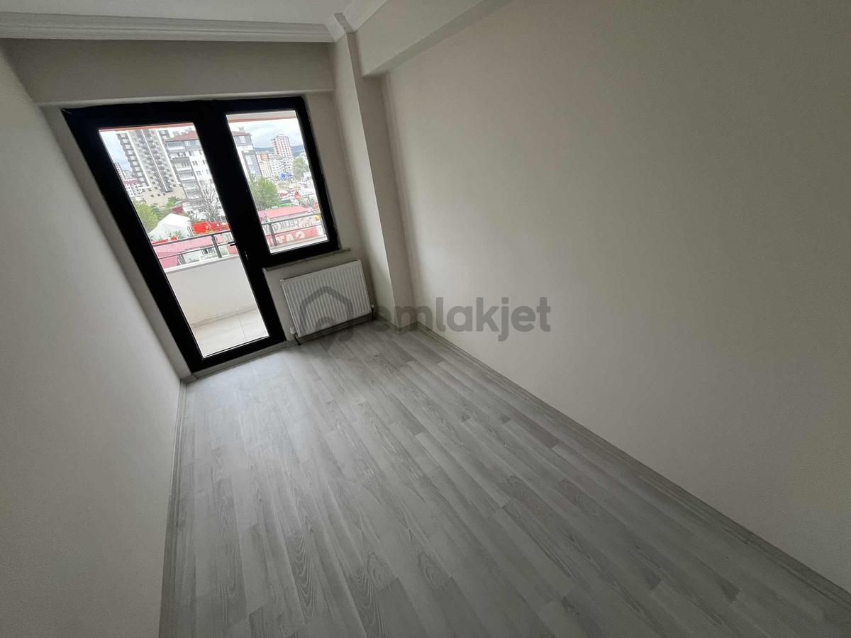 Taşköprü Yolunda Geniş Ferah 3+1 Daire - 20