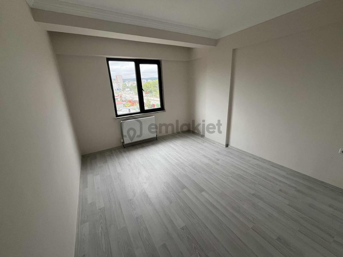 Taşköprü Yolunda Geniş Ferah 3+1 Daire - 18