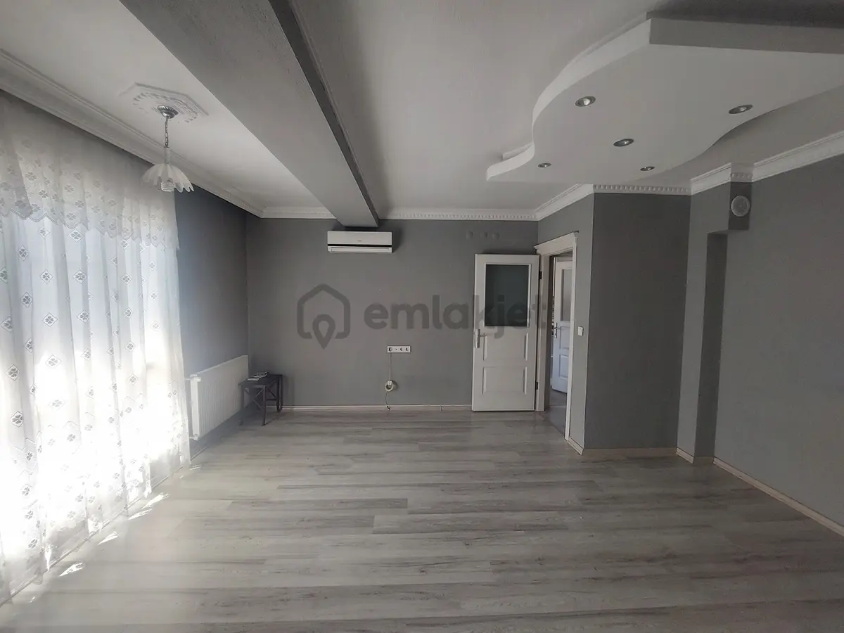 Kampüse 100m Balkonlu,d.gazlı,klimalı, Ayrı Mutfak 75m2 1+1 - 4