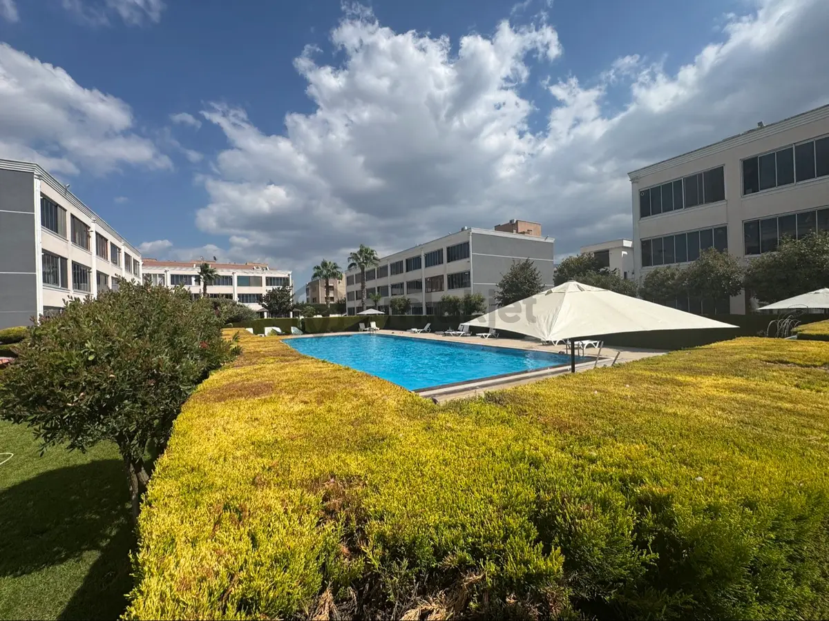 Kw'den Site İçi,geniş Kullanımlı,satılık 1+1 Daire