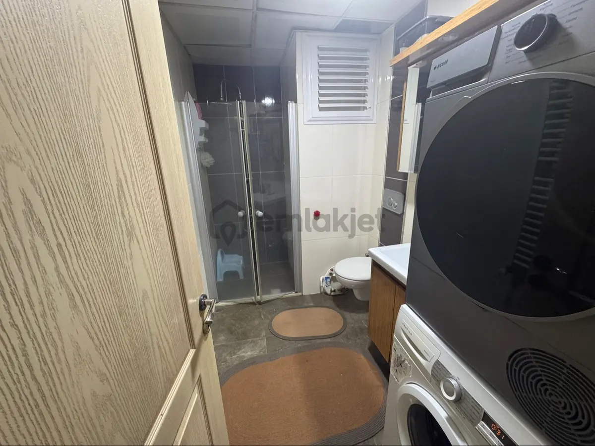 Kw'den Site İçi,geniş Kullanımlı,satılık 1+1 Daire - 12