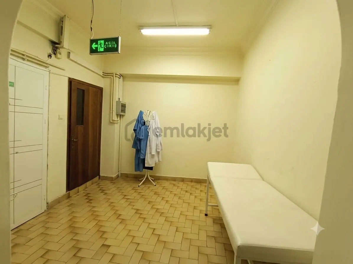 Alemdar Caddesinde Tabela Değeri Yüksek Kaçırılmayacak Ofis - 6