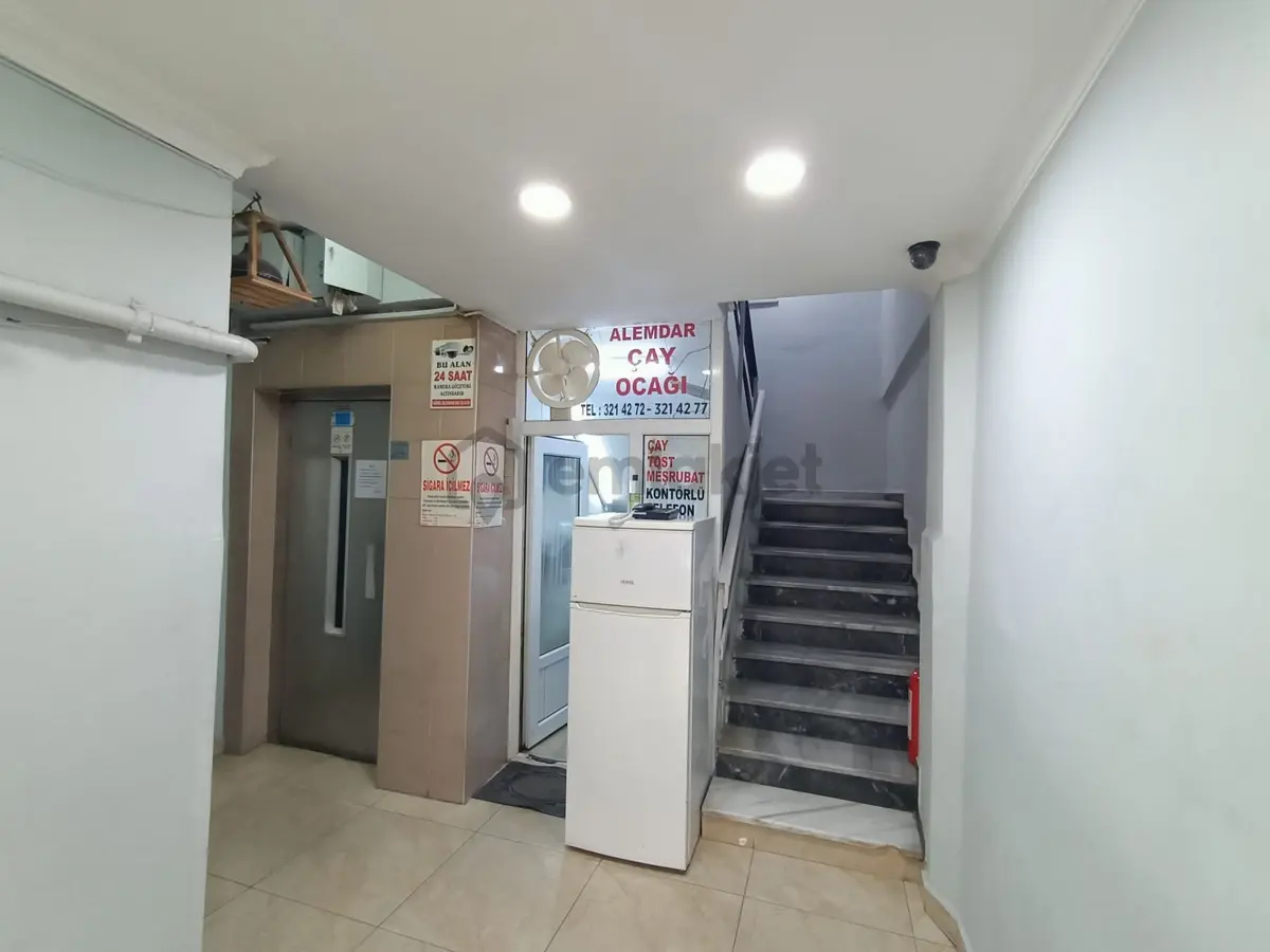 Alemdar Caddesinde Tabela Değeri Yüksek Kaçırılmayacak Ofis - 5
