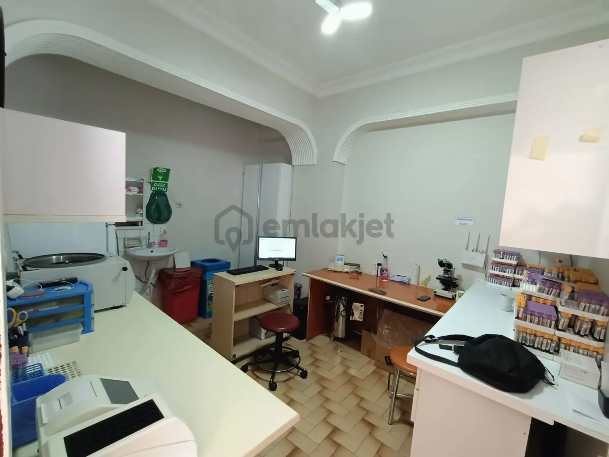 Alemdar Caddesinde Tabela Değeri Yüksek Kaçırılmayacak Ofis - 13