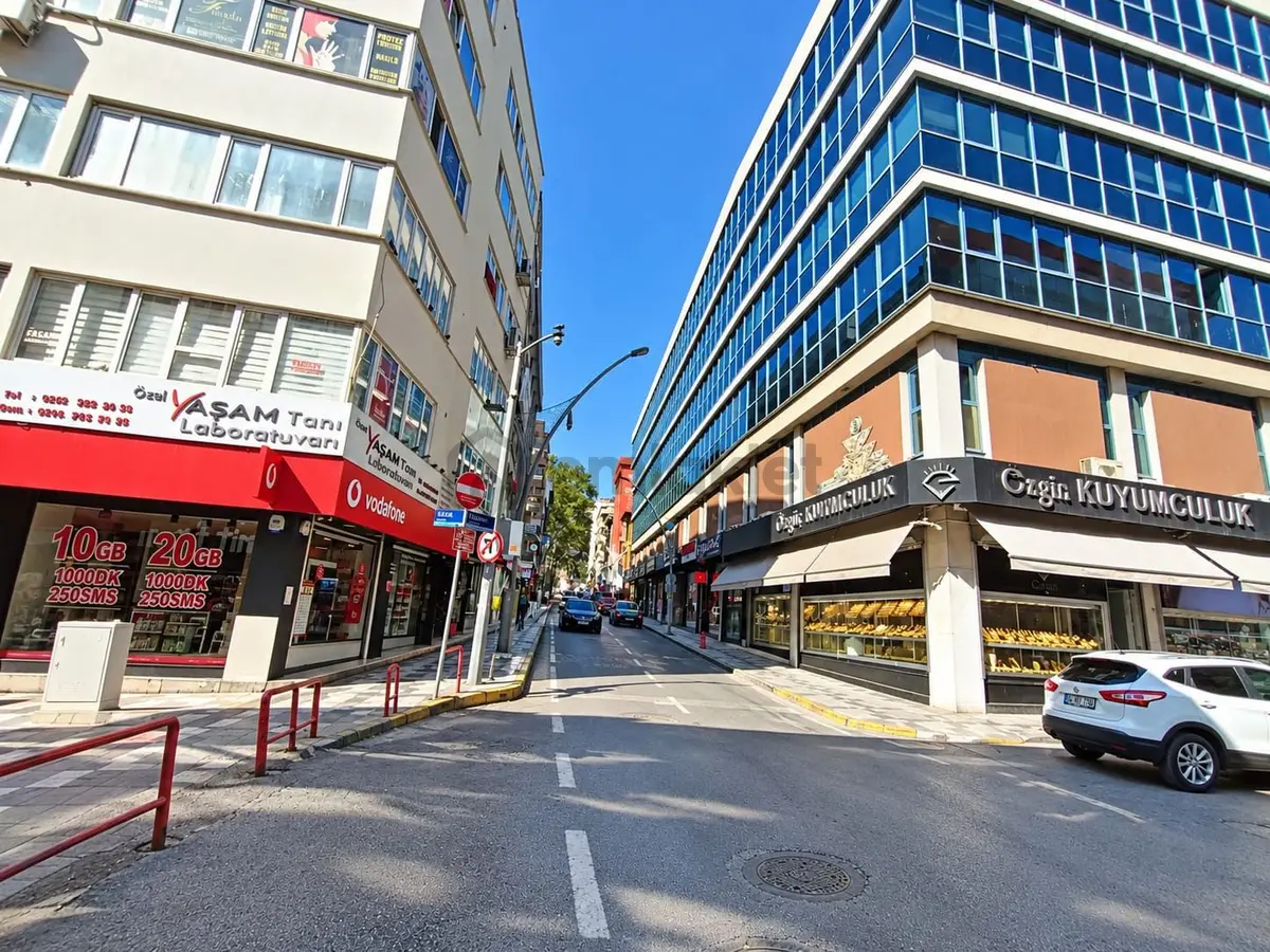 Alemdar Caddesinde Tabela Değeri Yüksek Kaçırılmayacak Ofis - 2