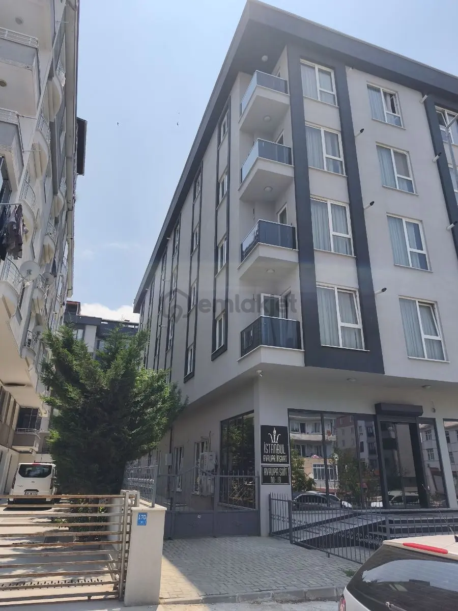 Eşyalı 1+1 Merkezde Sorunsuz Oturuma Hazır - 2