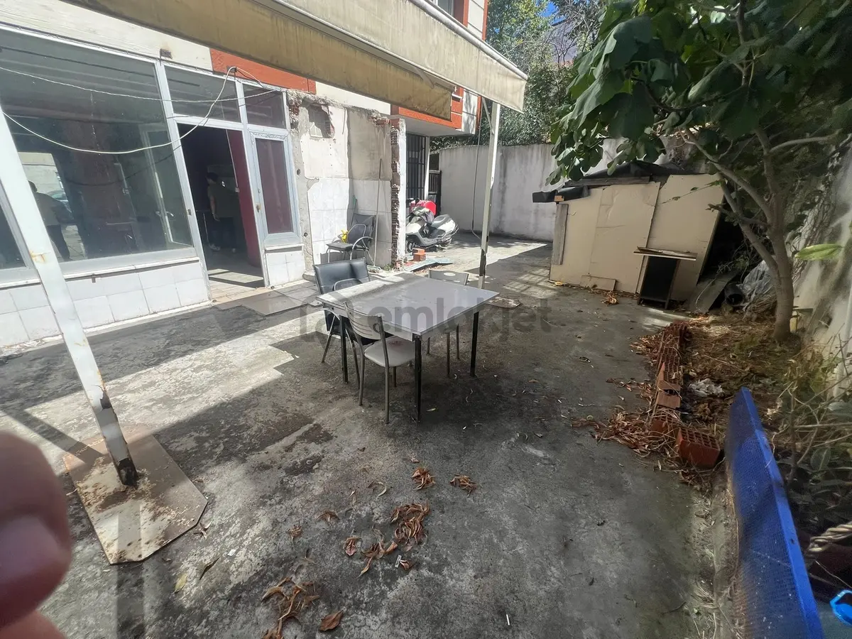 Uludağ Caddesi'nde 2 Katlı Bahçeli Kiralık Dükkan - 11