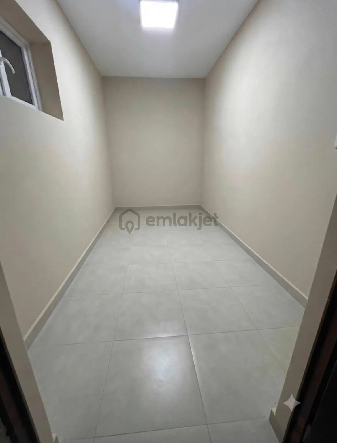 Uludağ Caddesi'nde 2 Katlı Bahçeli Kiralık Dükkan - 6