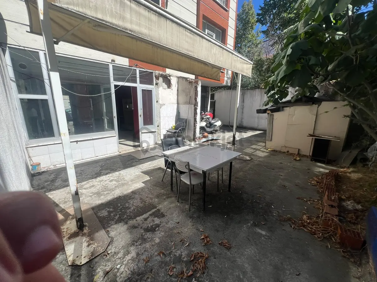 Uludağ Caddesi'nde 2 Katlı Bahçeli Kiralık Dükkan - 13