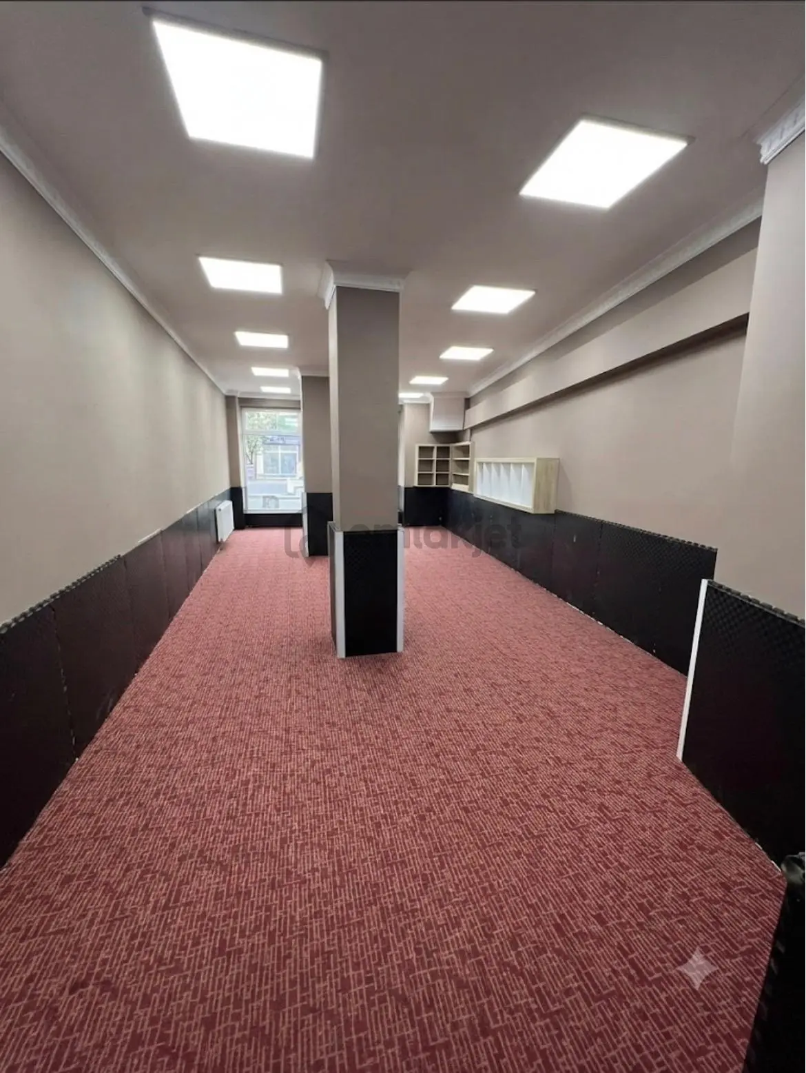 Uludağ Caddesi'nde 2 Katlı Bahçeli Kiralık Dükkan - 9